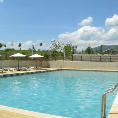 Precioso Apartamento Campo Golf อูเอสกา ภายนอก รูปภาพ